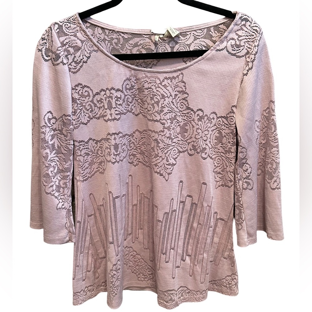 GIMMICKS BY BKE SHEER LACE TOP